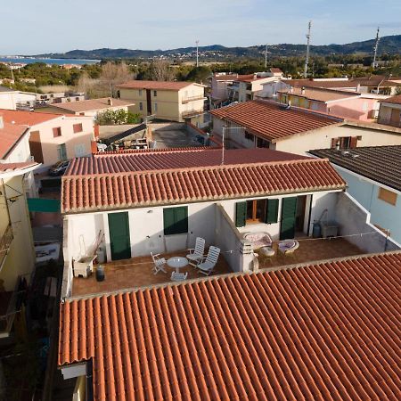 La Casa Di Tonia Apartment La Caletta Bagian luar foto