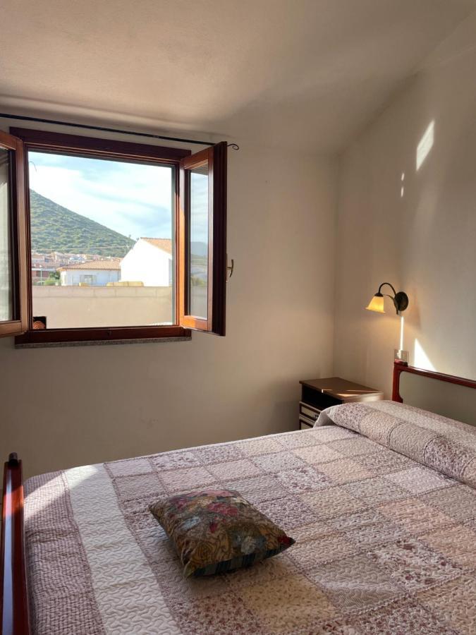 La Casa Di Tonia Apartment La Caletta Bagian luar foto