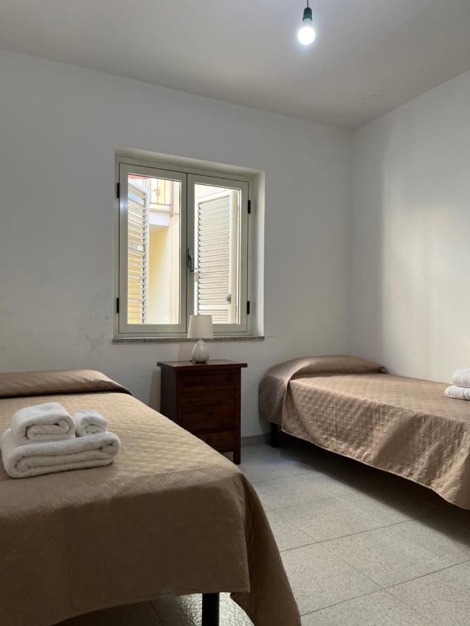 La Casa Di Tonia Apartment La Caletta Bagian luar foto