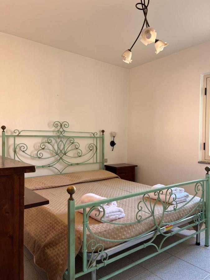 La Casa Di Tonia Apartment La Caletta Bagian luar foto